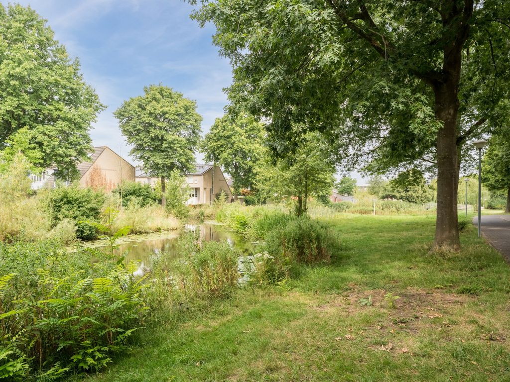 Botter 4, Woerden