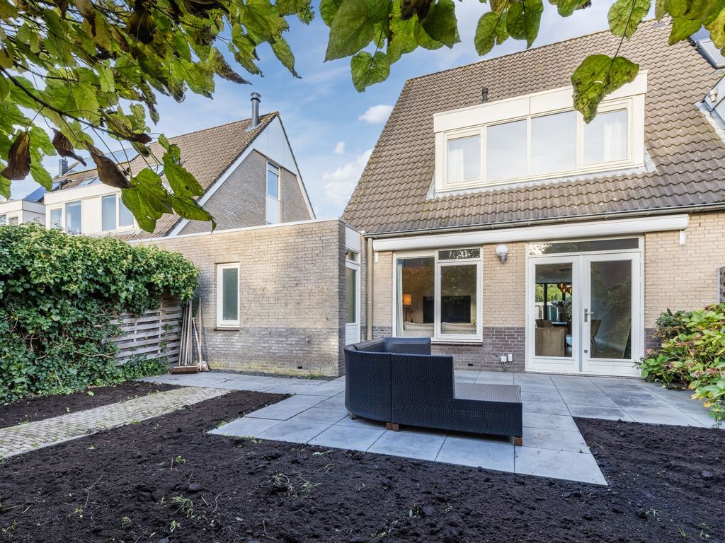 Burg. v. Dobben de Bruijnstraat 38, BODEGRAVEN