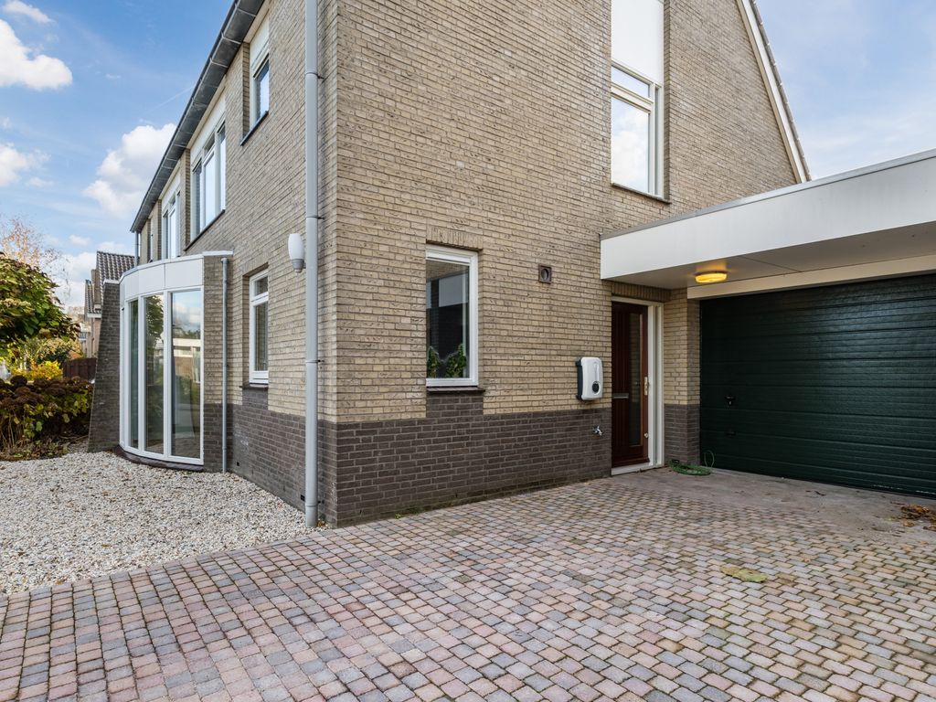 Burg. v. Dobben de Bruijnstraat 38, BODEGRAVEN