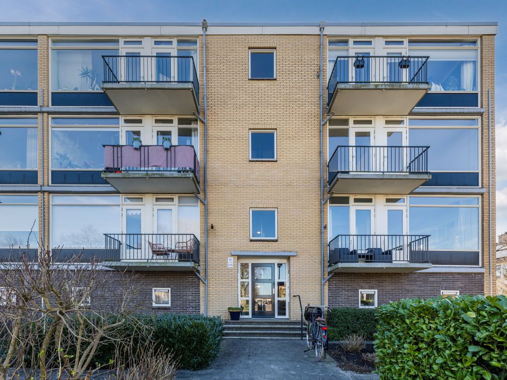 Dronensingel 97, BODEGRAVEN