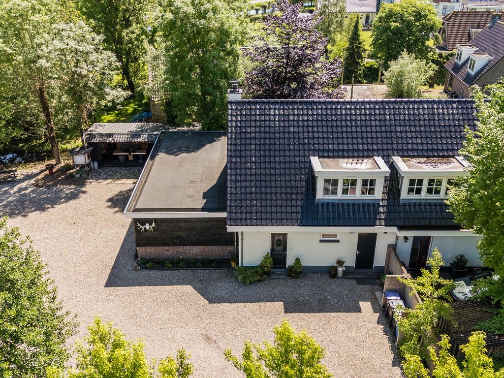 Noordeinde 77A, Aarlanderveen