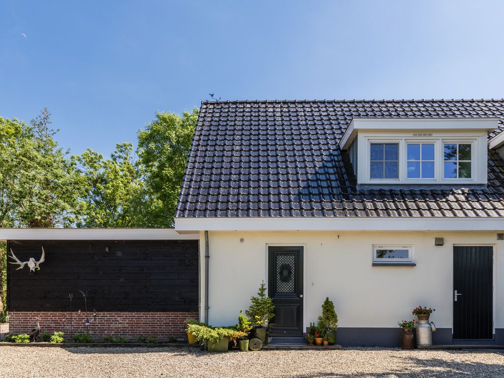 Noordeinde 77A, Aarlanderveen