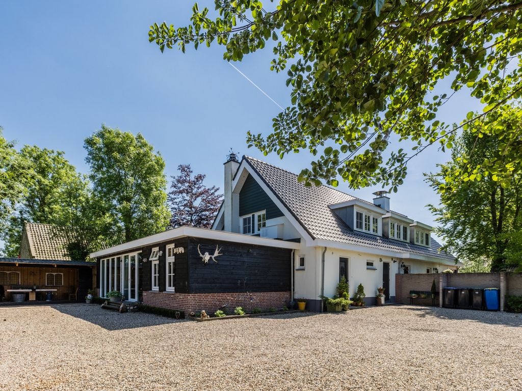 Noordeinde 77A, Aarlanderveen