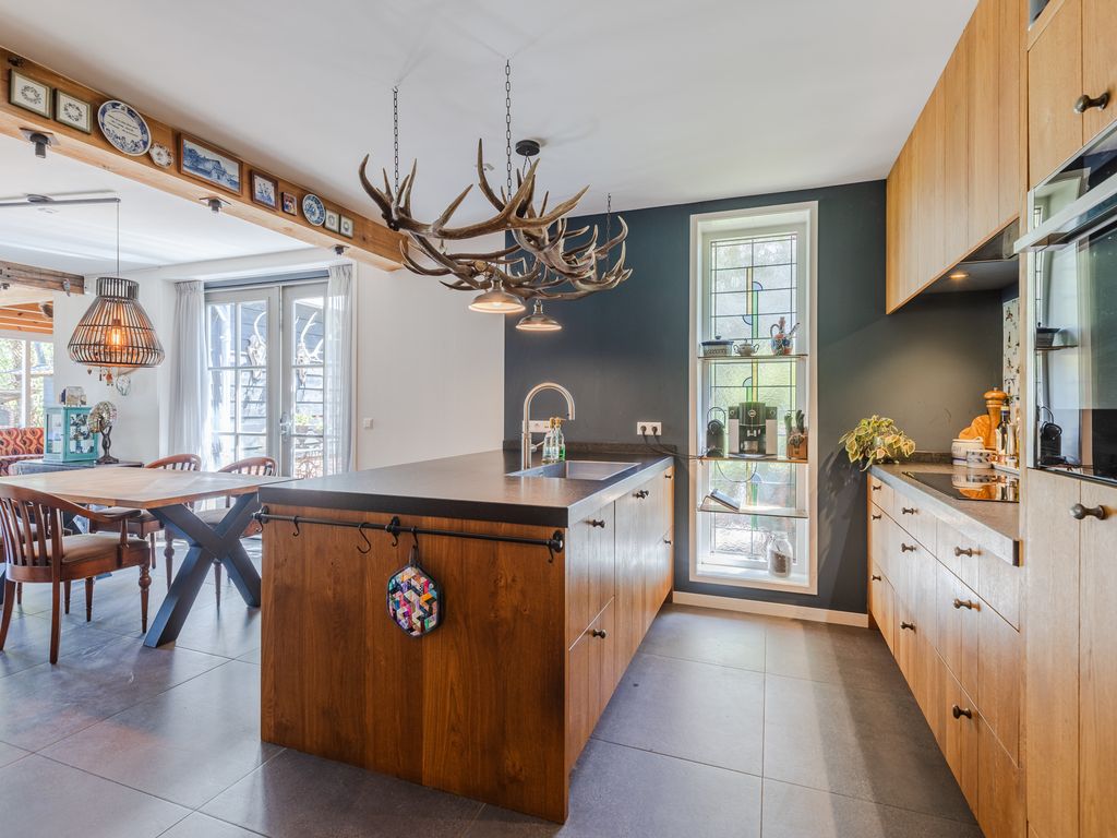 Noordeinde 77A, Aarlanderveen