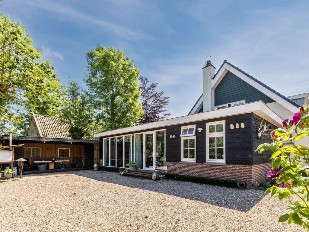 Noordeinde 77A, Aarlanderveen