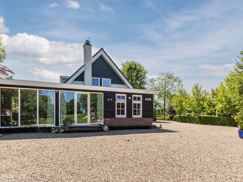 Noordeinde 77A, Aarlanderveen