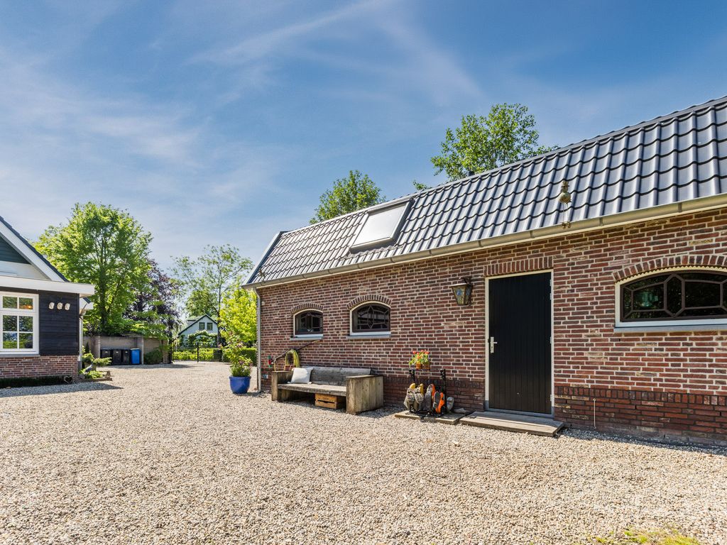 Noordeinde 77A, Aarlanderveen