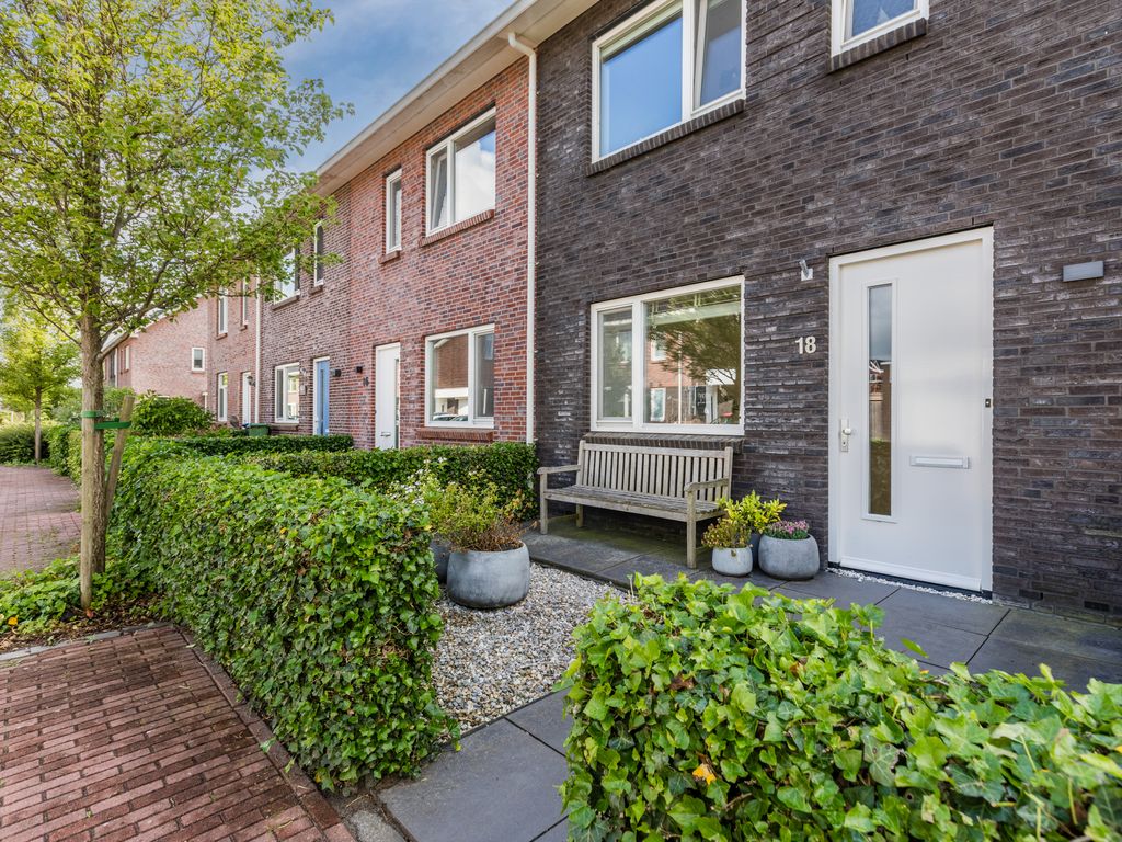 Steenbakker 18, Nieuwerbrug aan den Rijn