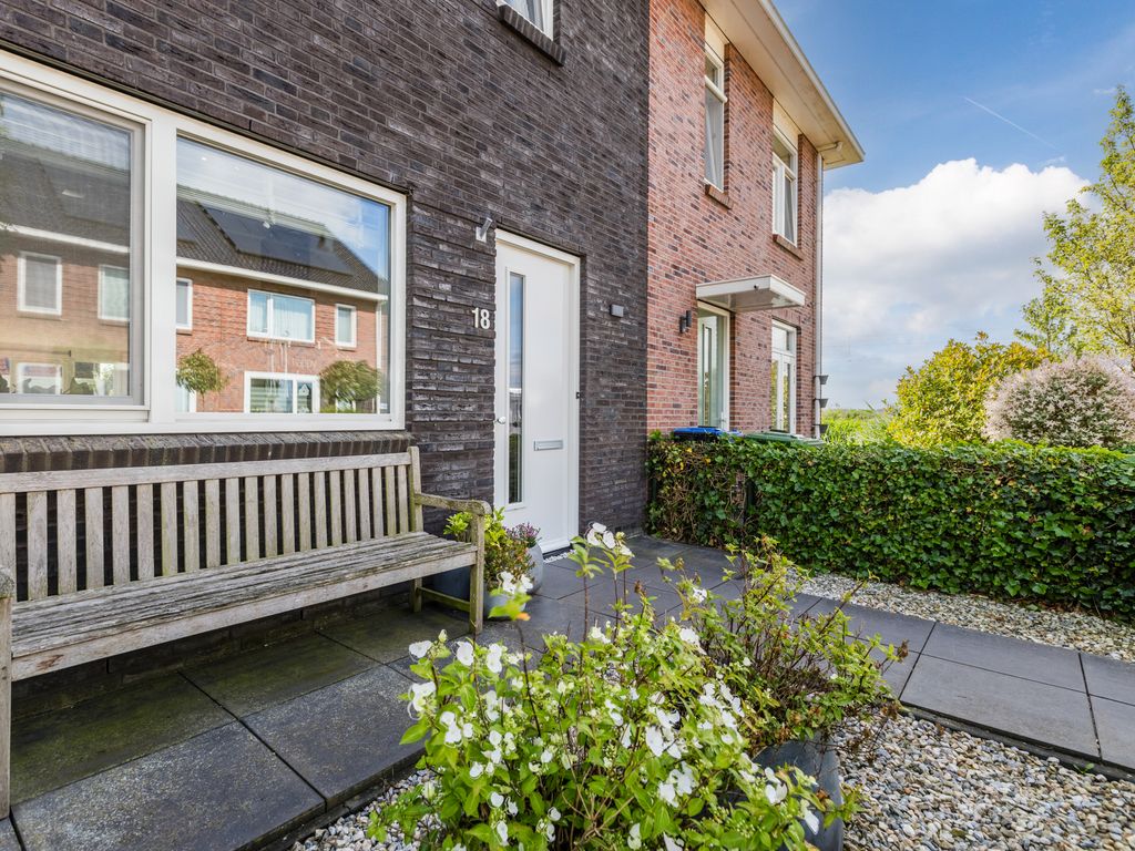 Steenbakker 18, Nieuwerbrug aan den Rijn