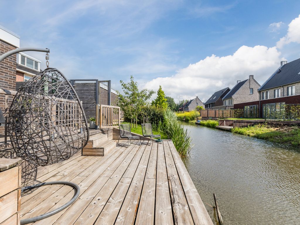 Steenbakker 18, Nieuwerbrug aan den Rijn