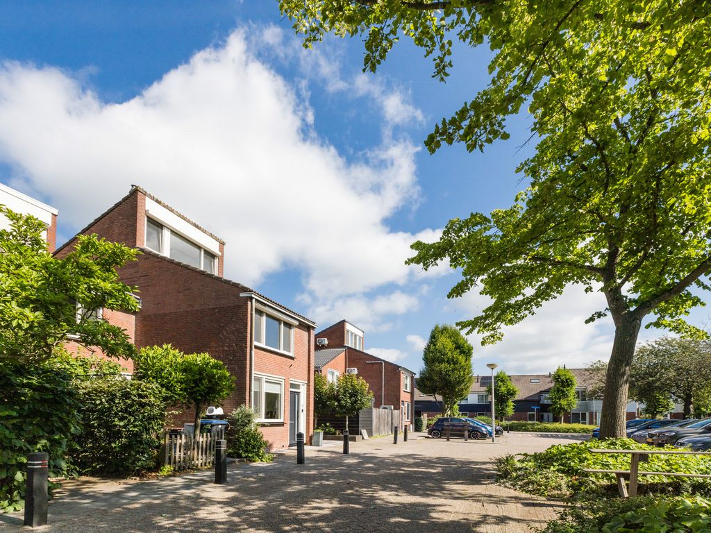 Fluitekruid 28, BODEGRAVEN