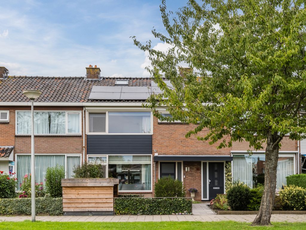 Ambachtshof 8, Bodegraven