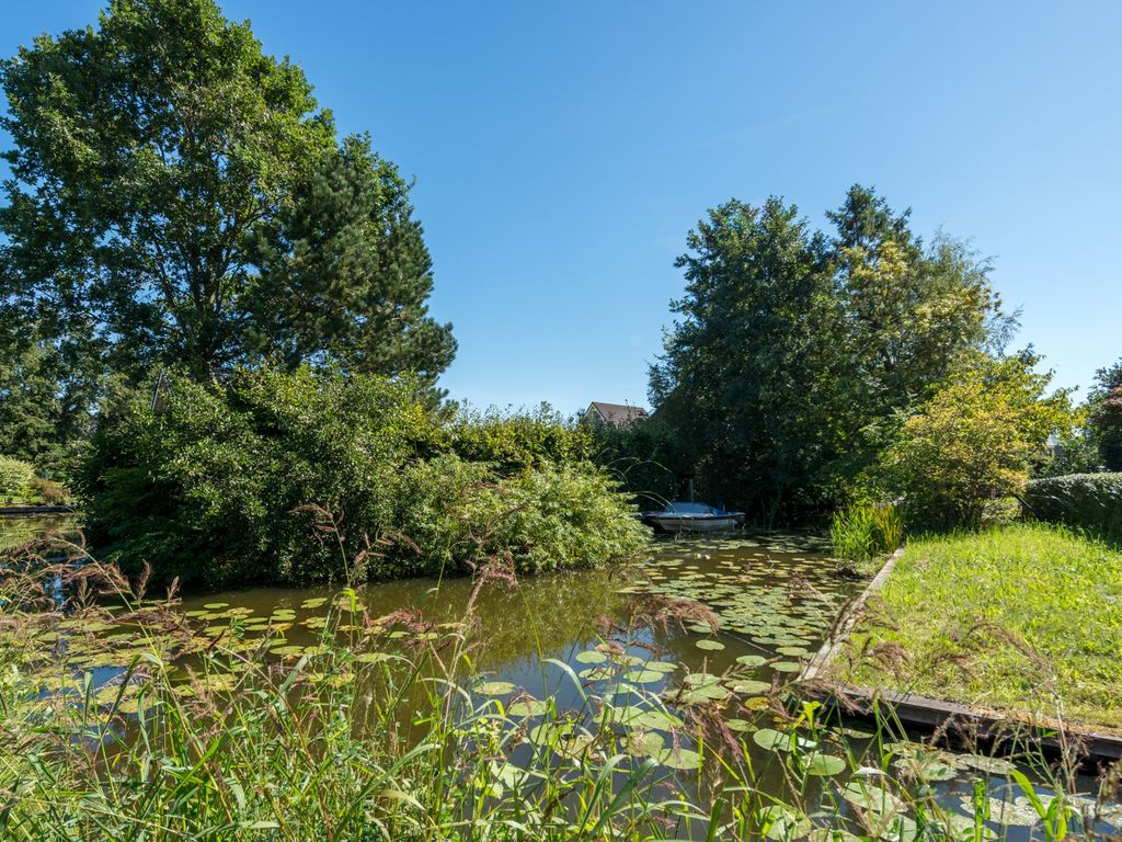 J. van der Haarpark 2, Nieuwkoop