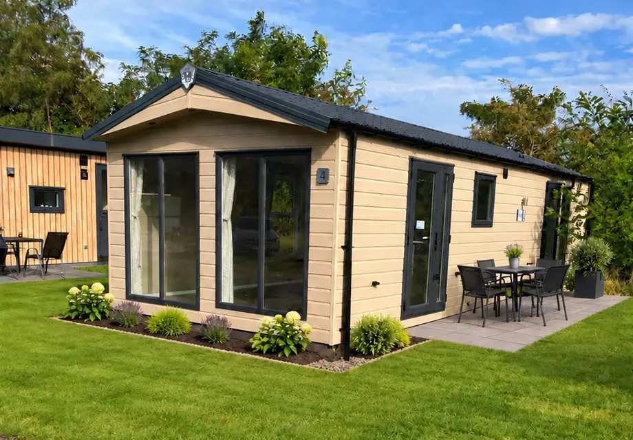 Kavel 4 & 6 + nieuw chalet op koopgrond