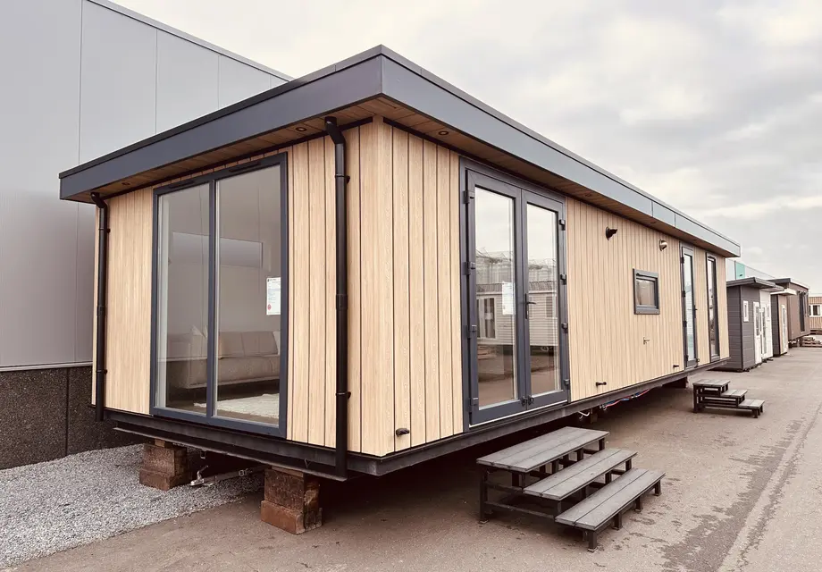 Reina Chalets Move