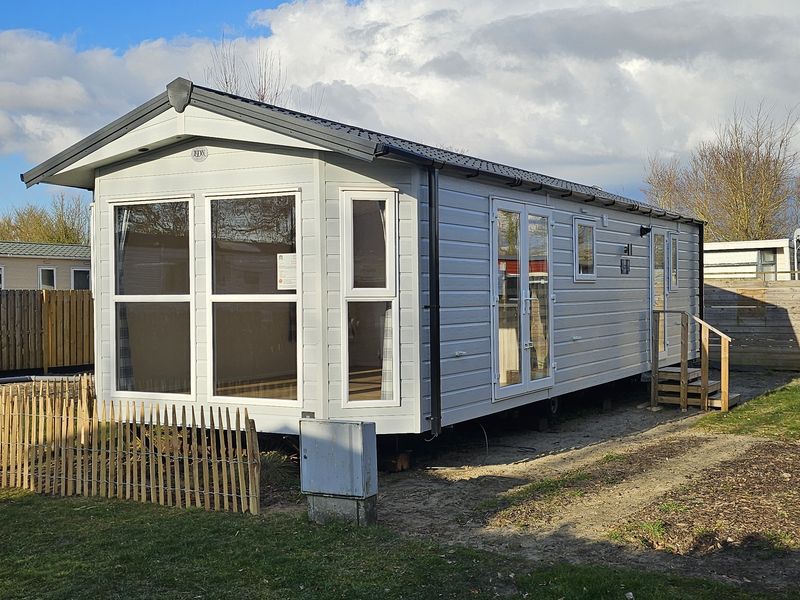 Chalet Nordik op camping 't Hoge Zand in Sirjansland