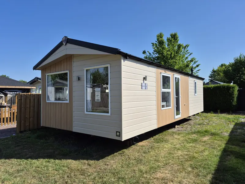 Nordwind chalet op camping 't Hoge Zand in Sirjansland