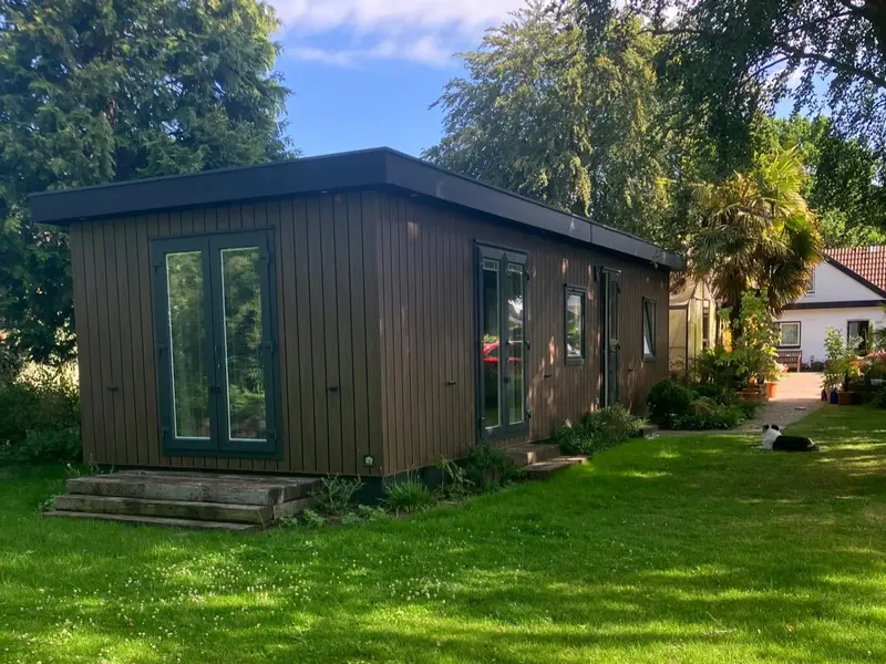 Reina Chalets Sky bij woonhuis in Oostvoorne