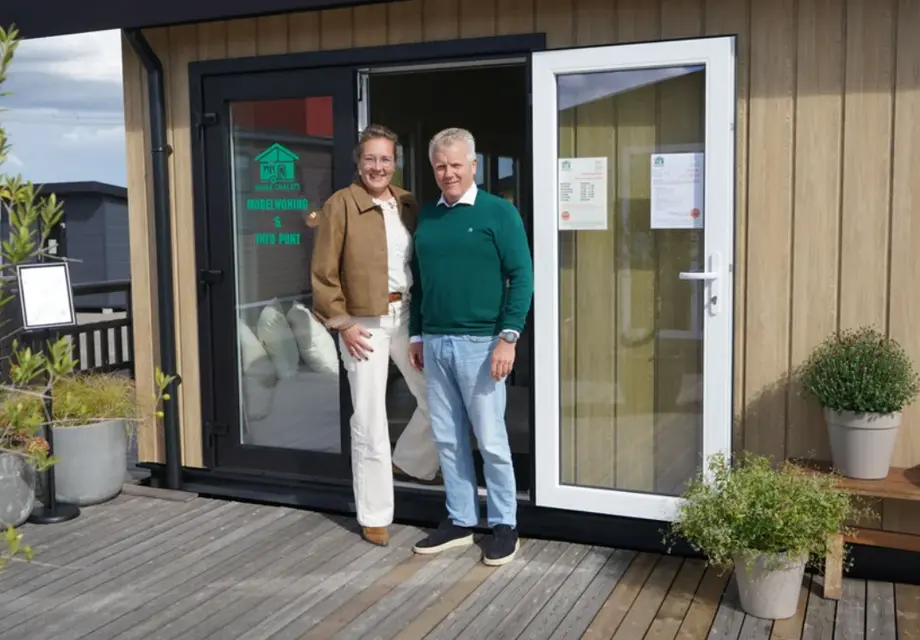 Gespot in de krant in de katern goed wonen op Voorne-Putten