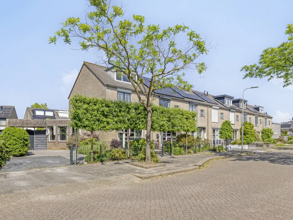 Puccinistraat 15, BARENDRECHT