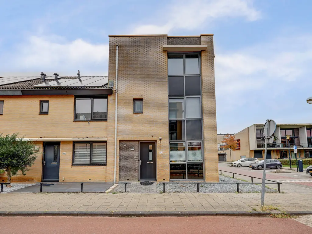 Leeuwenburg 40, BARENDRECHT