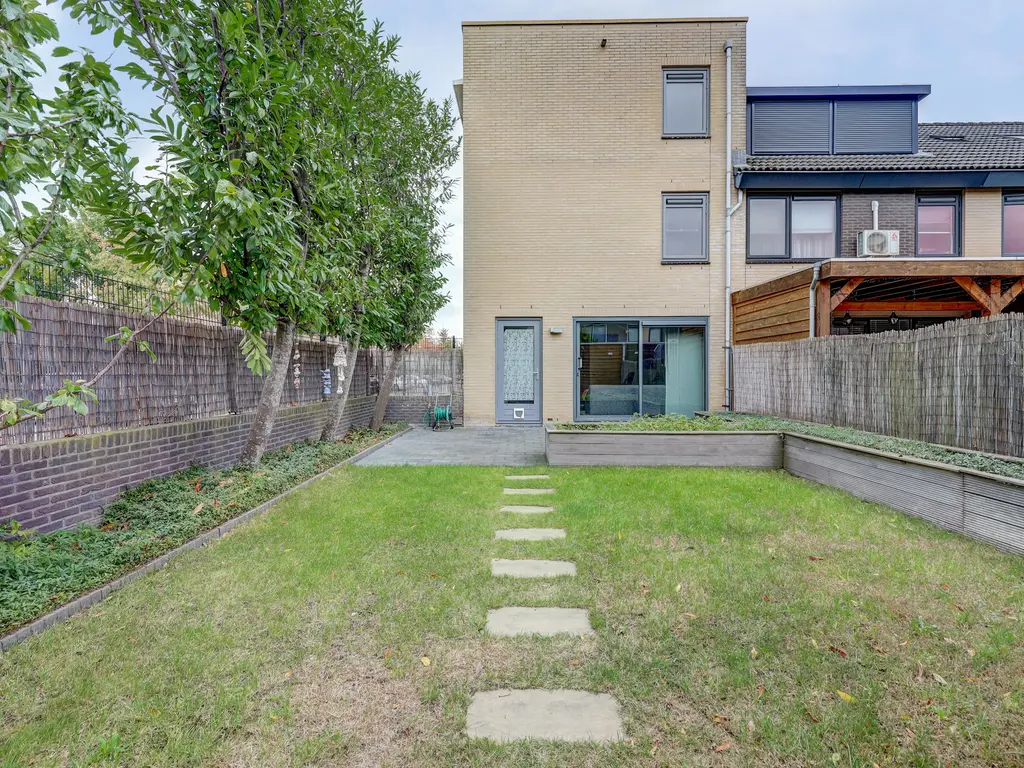 Leeuwenburg 40, BARENDRECHT