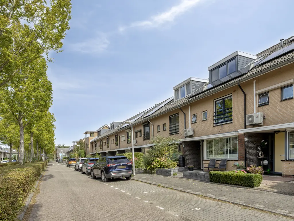 Van Doesburgveld 38, BARENDRECHT