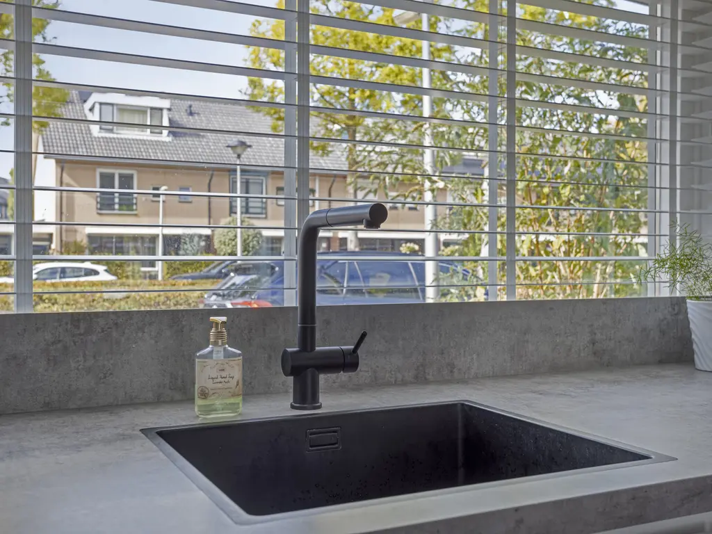 Van Doesburgveld 38, BARENDRECHT