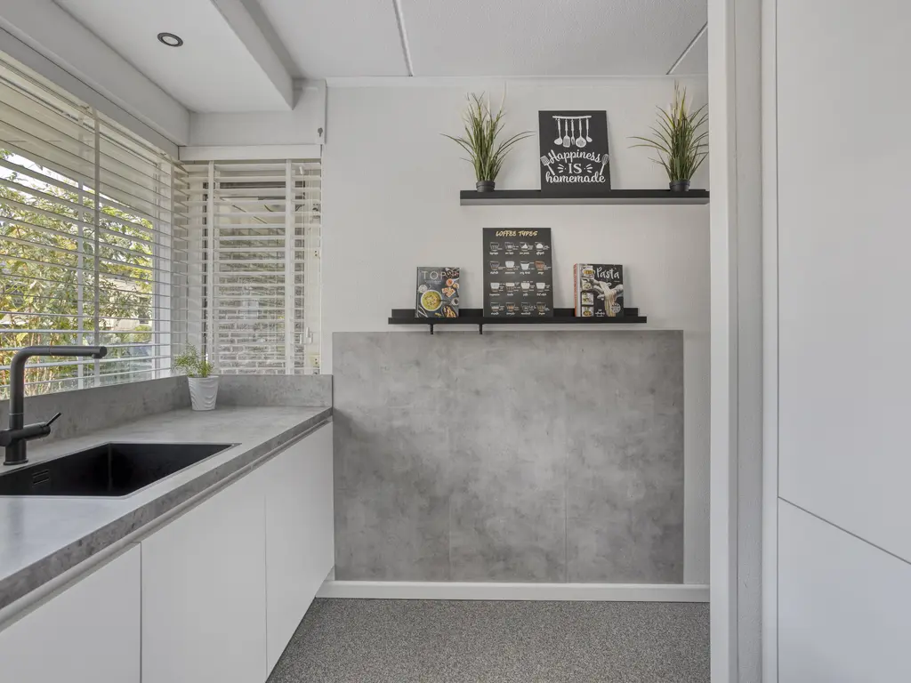 Van Doesburgveld 38, BARENDRECHT