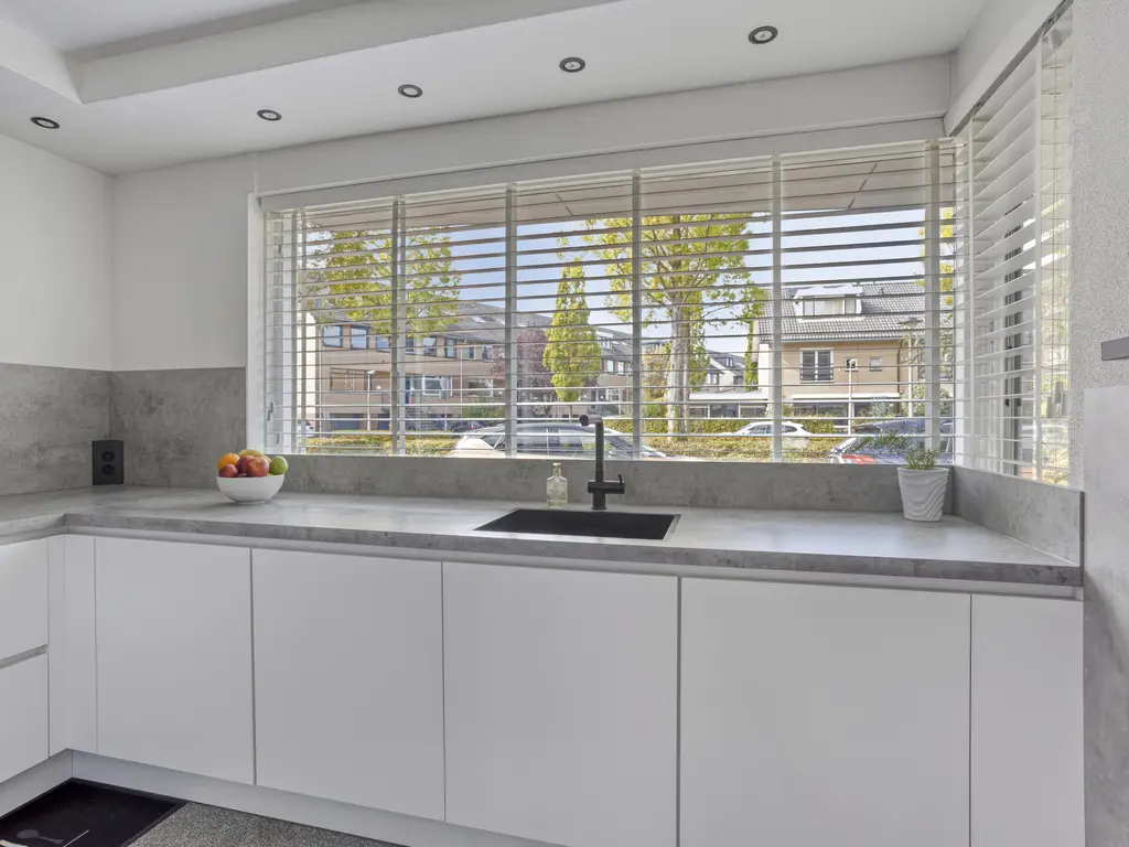 Van Doesburgveld 38, BARENDRECHT