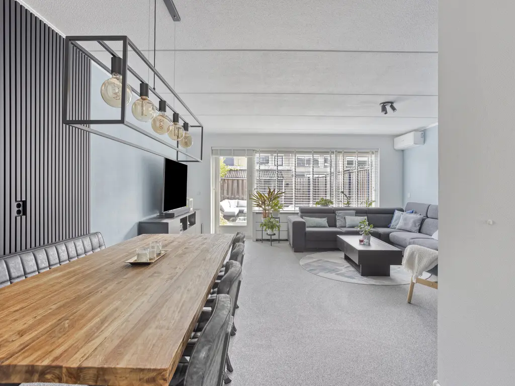 Van Doesburgveld 38, BARENDRECHT