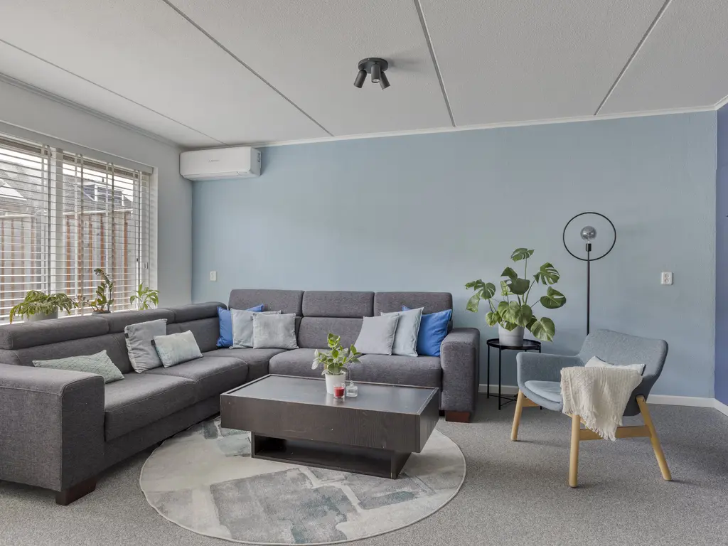 Van Doesburgveld 38, BARENDRECHT