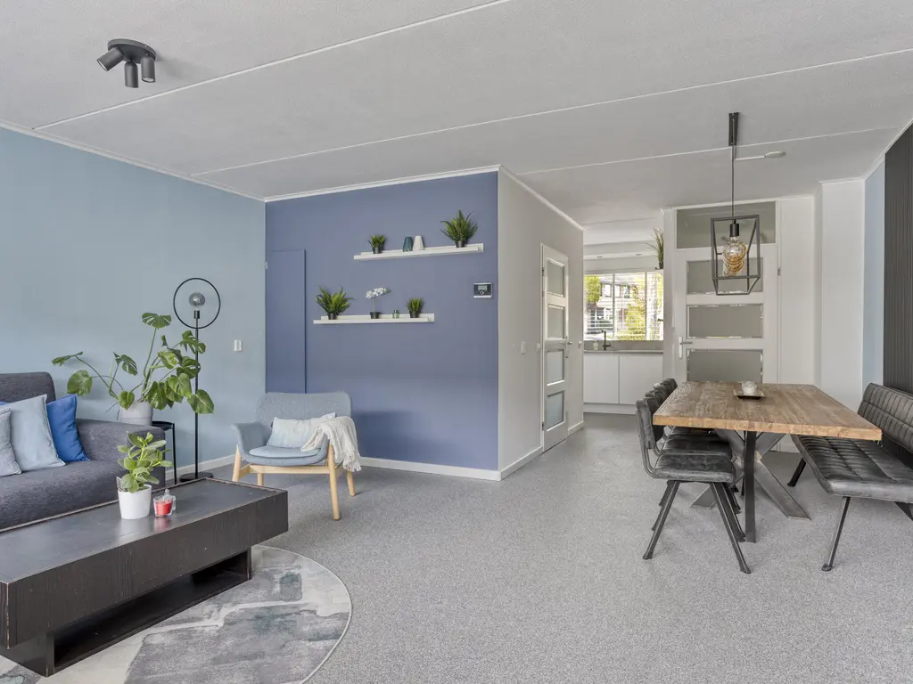 Van Doesburgveld 38, BARENDRECHT