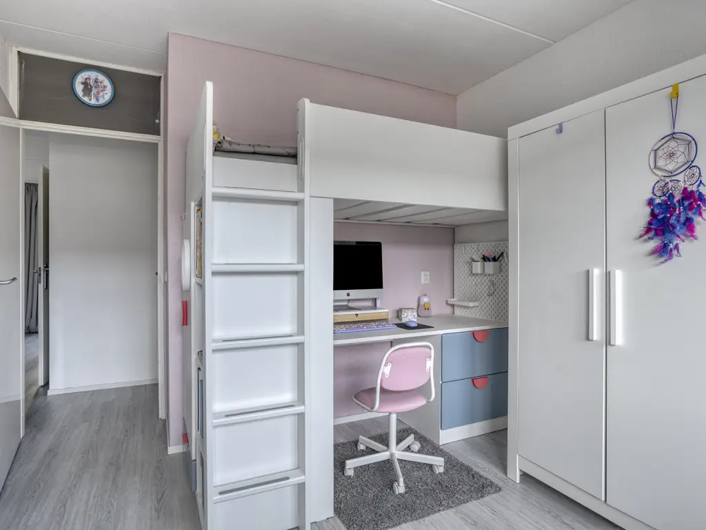 Van Doesburgveld 38, BARENDRECHT