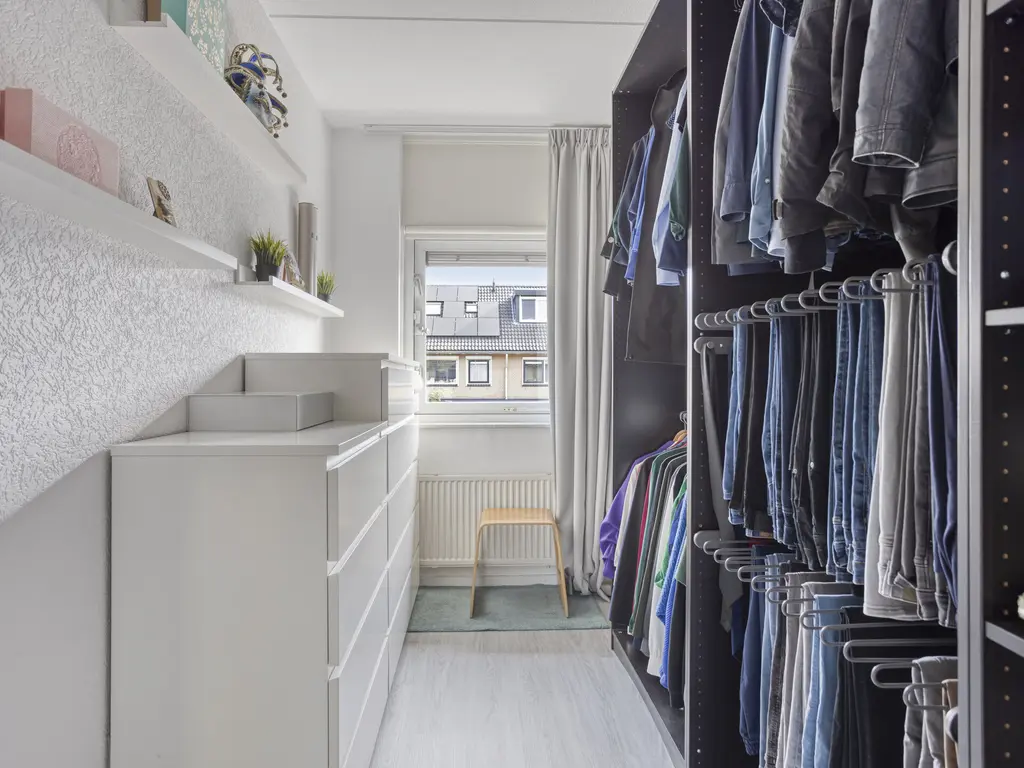 Van Doesburgveld 38, BARENDRECHT