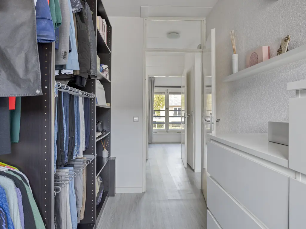 Van Doesburgveld 38, BARENDRECHT