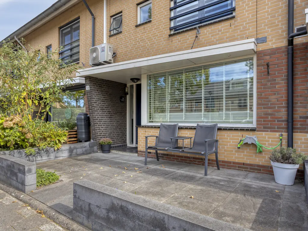 Van Doesburgveld 38, BARENDRECHT