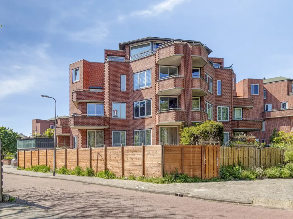 Boomberg 105, CAPELLE AAN DEN IJSSEL