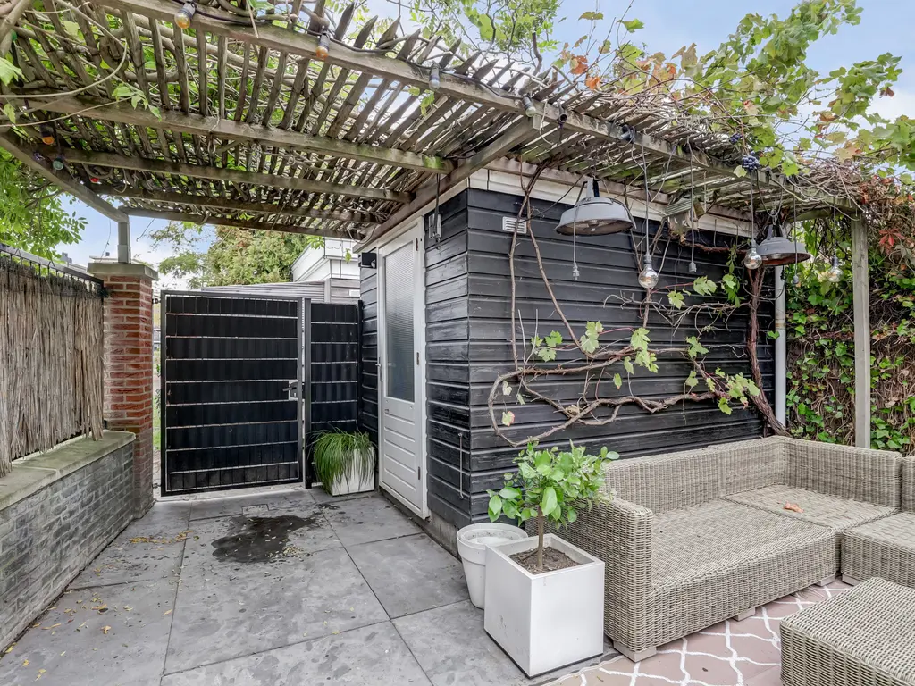 Coniferenhout 32, BARENDRECHT