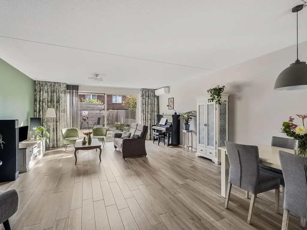 Louisapolder 44, BARENDRECHT