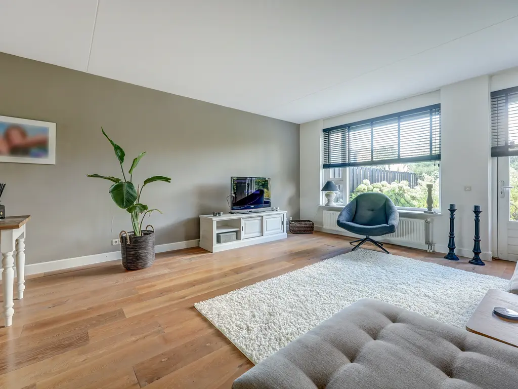 Cipreshout 12, BARENDRECHT