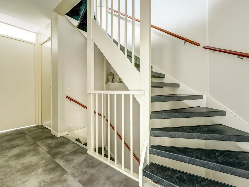 Cipreshout 12, BARENDRECHT