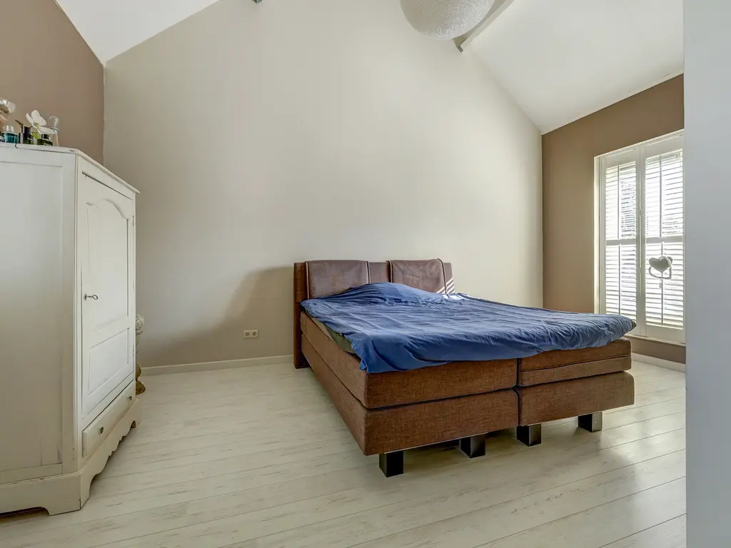 Cipreshout 12, BARENDRECHT