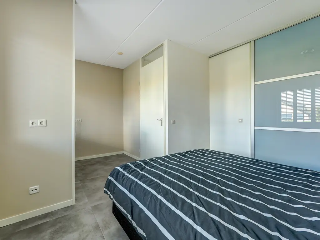 Cipreshout 12, BARENDRECHT