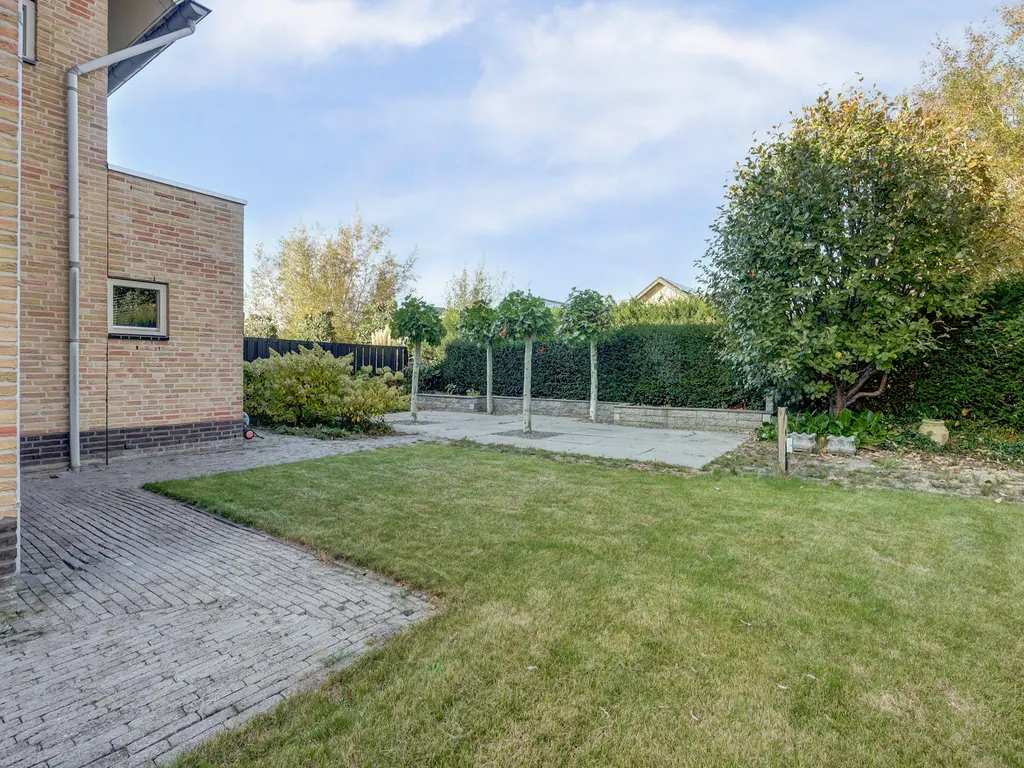 Cipreshout 12, BARENDRECHT