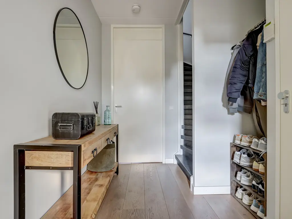 Van Huessenleede 8, BARENDRECHT