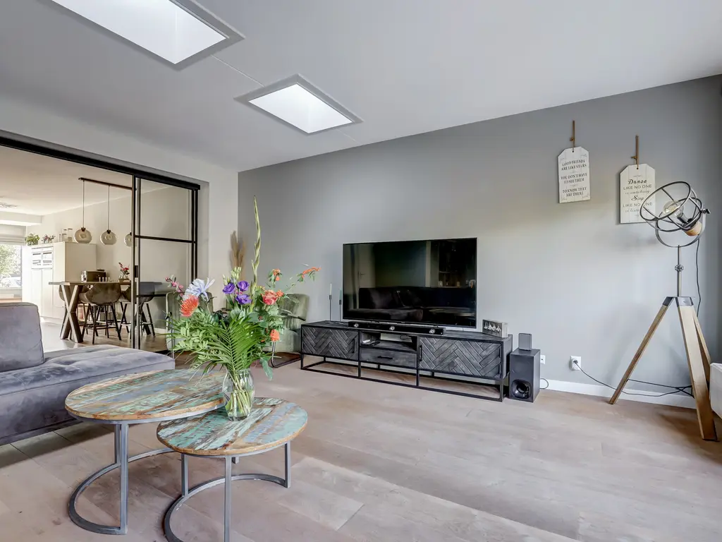 Van Huessenleede 8, BARENDRECHT