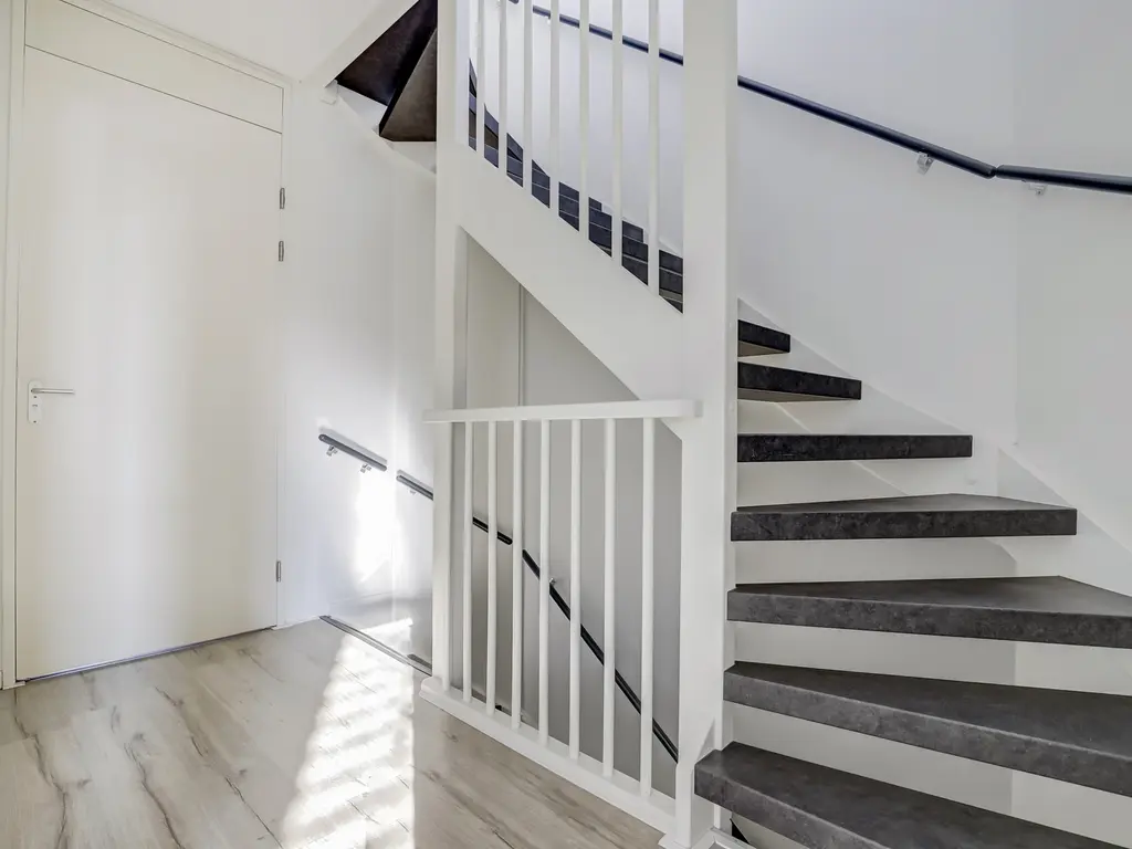 Van Huessenleede 8, BARENDRECHT