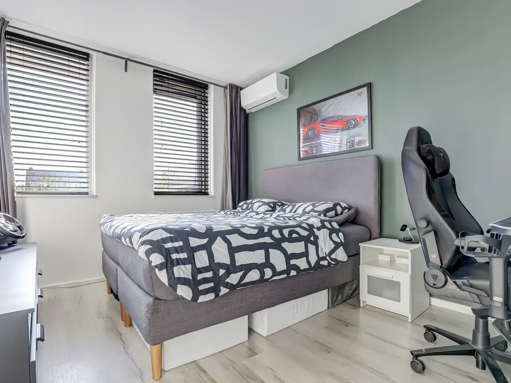 Van Huessenleede 8, BARENDRECHT