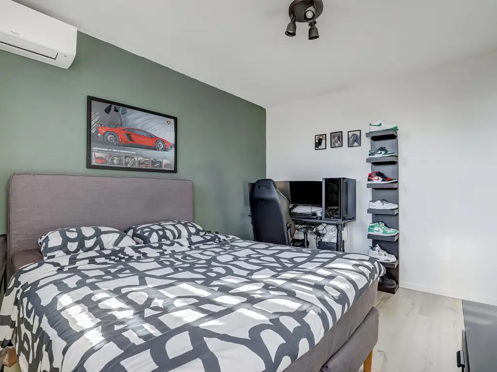 Van Huessenleede 8, BARENDRECHT